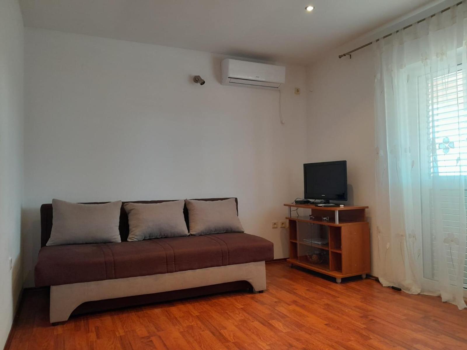 Sreca Apartment Near Beach With Bbq Bibinje Ruang foto